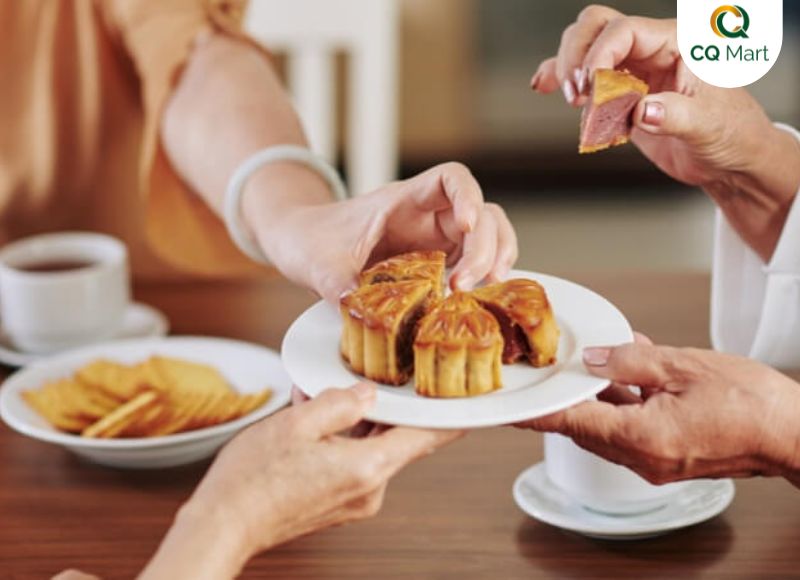 Giải đáp: Bánh trung thu ăn sáng được không?