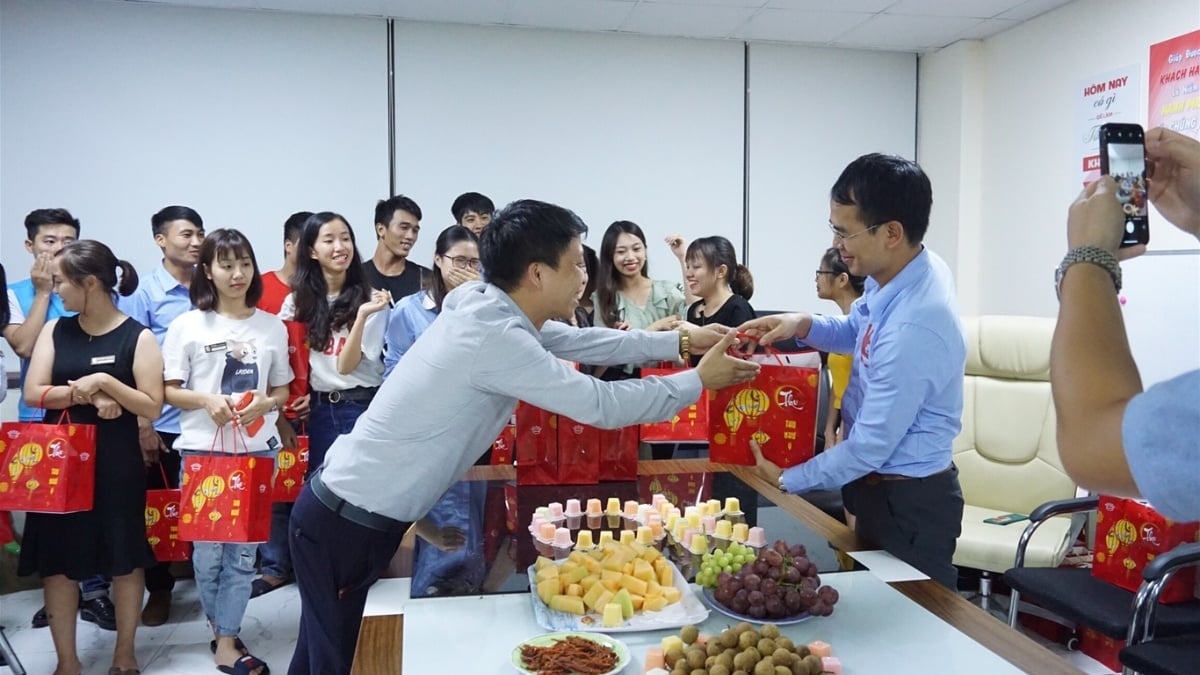 qua-trung-thu-cho-khach